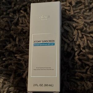Aroma Sunscreen Broad Spectrum SPF 50+ White - Lightweight Daily UV Protection
